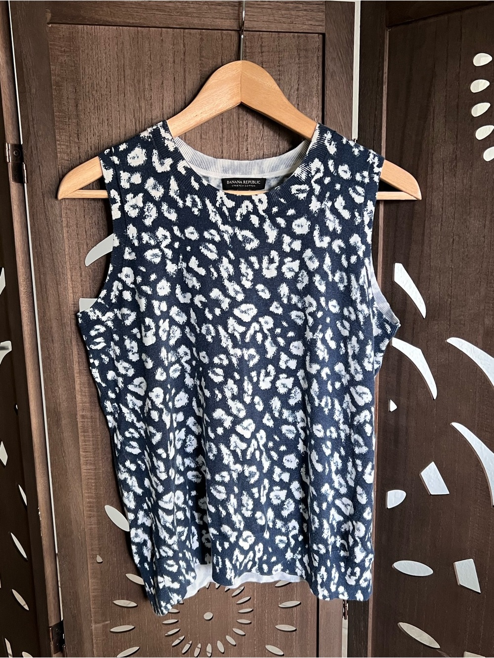 Banana Republic Navy and White Sleeveless Animal-Print Tank